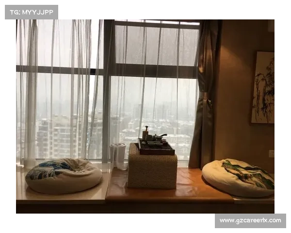魅影画师的倾心攻略:探索艺术与爱恋的交织 魅影画师的倾心攻略:探索艺术与爱恋的交织